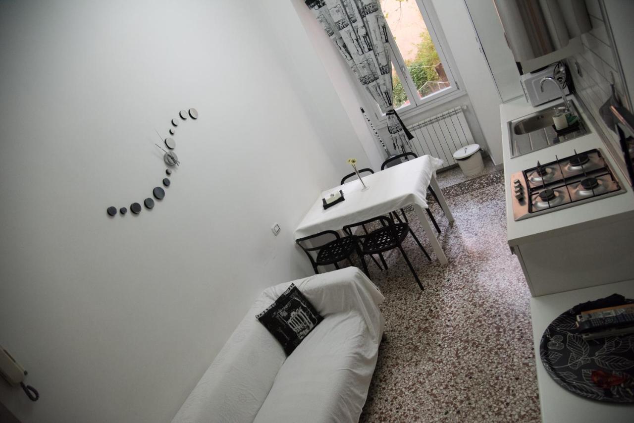 Beautiful&spacious Next To Termini 10 Minutes From Coliseum Appartement